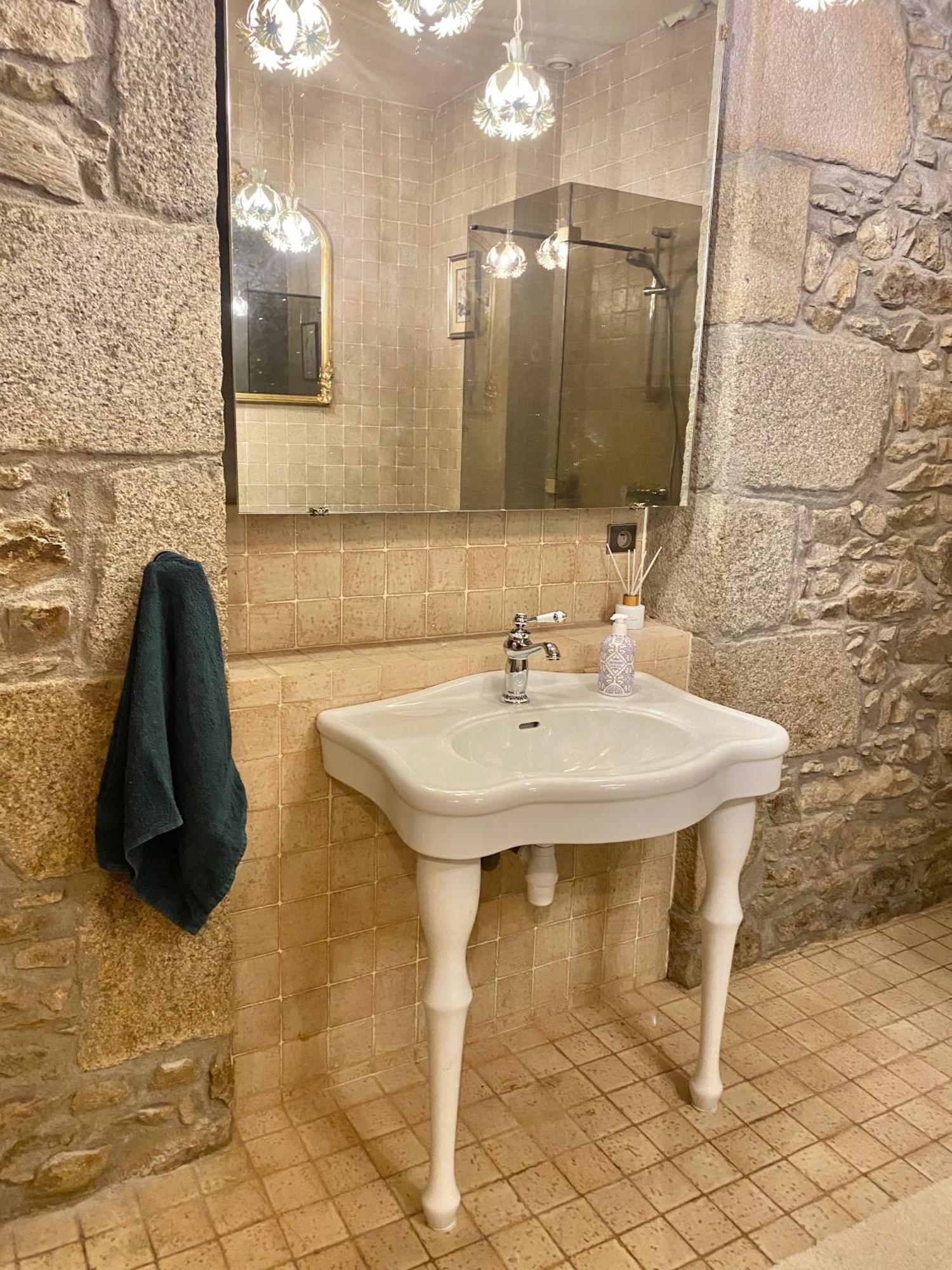 L'Hotel De Herce Chambre D'Hote Mayenne Szoba fotó